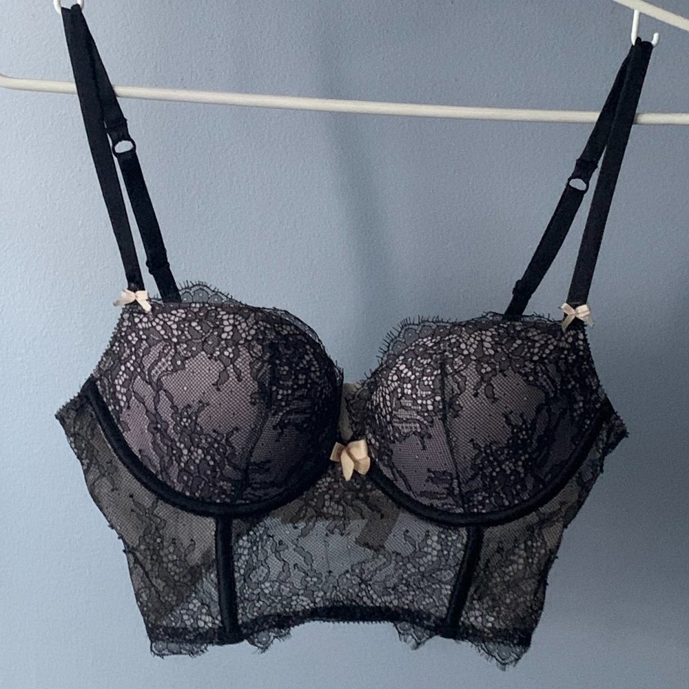 Victoria's Secret VERY SEXY Demi Bustier - Size 34C- Gently Used with labels